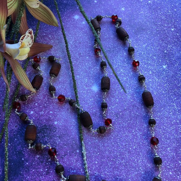 32" berry Tulasi with red glass crystal beads - Picture 5 of 6